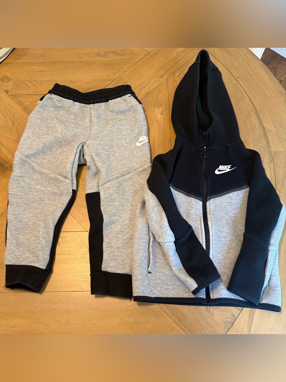 Nike tech 2 piece sportswear set